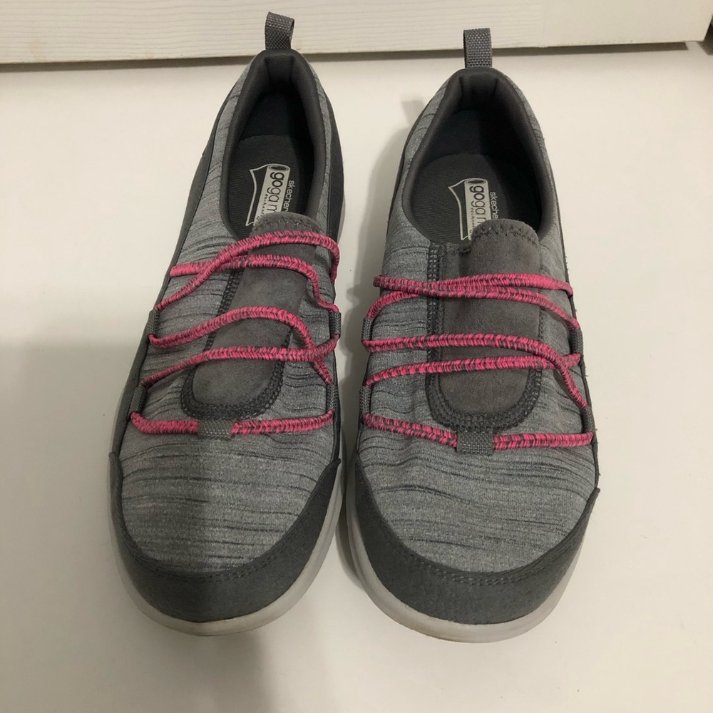 Skechers Gray pink‎ slip on Sneakers Go Steps women’s size 8.5 Go Go Mat walking